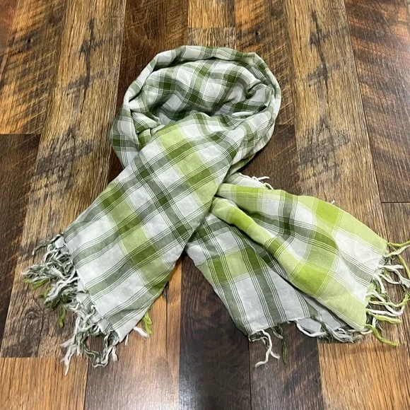 Hollister Plaid Scarf - Picture 1 of 5